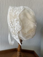 Bonnet coiffe pour enfant en tulle brodé main  ( L70)