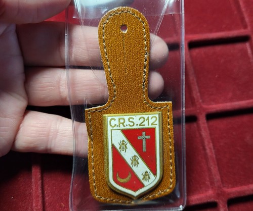 128 pucelle insigne - /, /