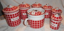 Série de 6 pots à épices cheminee en tôle émaillée + pot a lait 