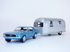 FORD MUSTANG 1968 + caravane AIRSTREAM 1/43