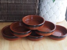 6 PLATS ROND RAMEQUINS à Crème brûlée - marron. Diam 12 cm. Hauteur 3 cm .TBE