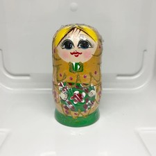 Poupée russe à nicher Matriochka motif fleurs 13 cm cheveux dorés occasion