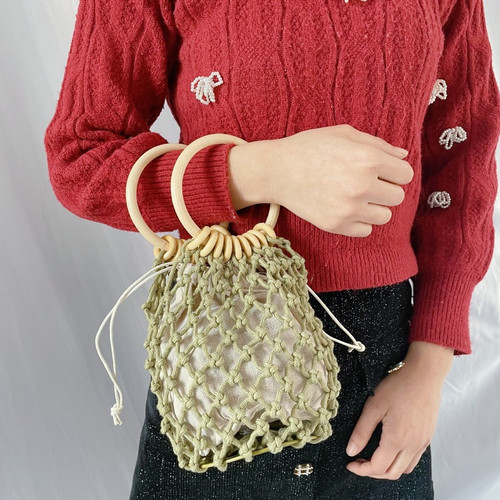 Main femme paille - main, à