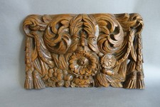 Ancien bas-relief en bois