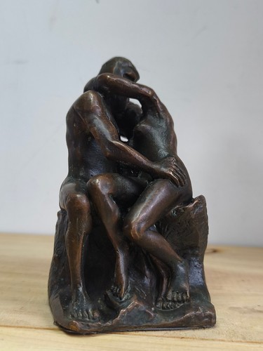 Sculpture baiser après - sculpture,