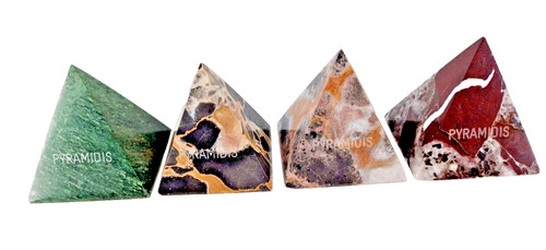Lot pyramides en marbre - de,