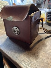 Appareil photo  ancien Eastman   "brownie junior six 20" dans sa sacoche