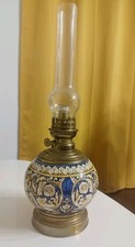 Lampe à pétrole ancienne en