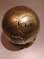 Signed ballon by zinedine - ballon,