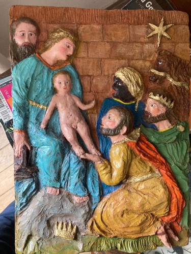 Bas relief terre - bas,