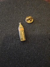 Pin's Eau Water Boisson Evian