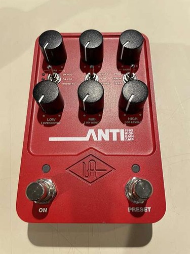 Universal audio effects pedal - audio,