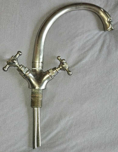 Ancien robinet col - ancien, cygne