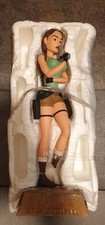 STATUE LARA CROFT TOMB RAIDER