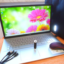 Asus M712 VivoBook 17 pouces