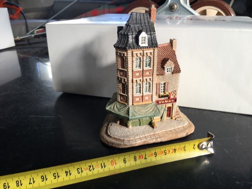 Lilliput lane sculpture - lilliput,