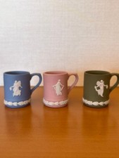 Lot de 3 tasses miniatures en jaspe Wedgwood du Japon