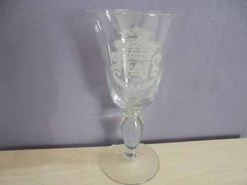 Ancien grand verre pied - ancien,