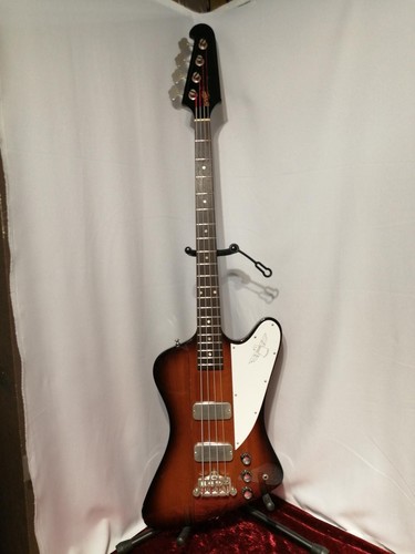 Guitare basse électrique