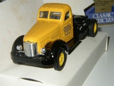 ERTL CLASSIC VEHICLES – INTERNATIONAL KB12 SEMI CAB 1947 réf 2627 échelle 1/43