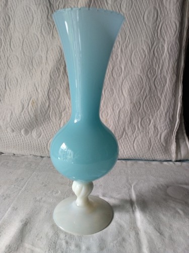 Vase ancien opaline bleue - vase,