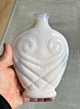 Vase art déco opalescent  .