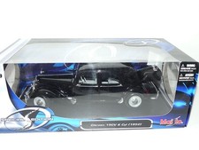 CITROEN TRACTION 15CV 6 Cyl 1952 Noir MAISTO 1:18