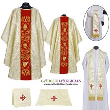 Vêtement gothique en or