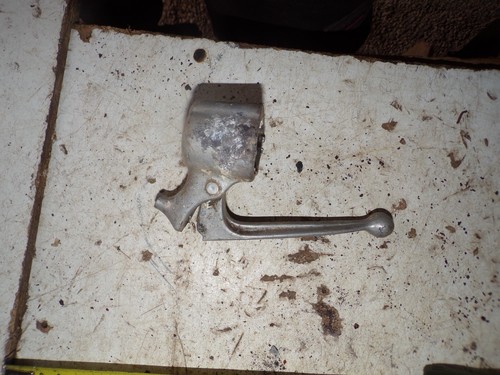 Cocotte levier gauche peugeot - levier,