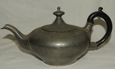 Théière ancienne Métal