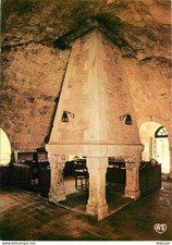 17 - Brouage - Intérieur de la Forge Royale - Cheminée centrale Actuellement Bur