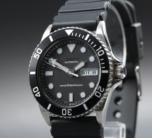 Presque comme neuve montre - neuve],