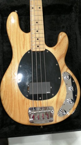 Guitare basse électrique