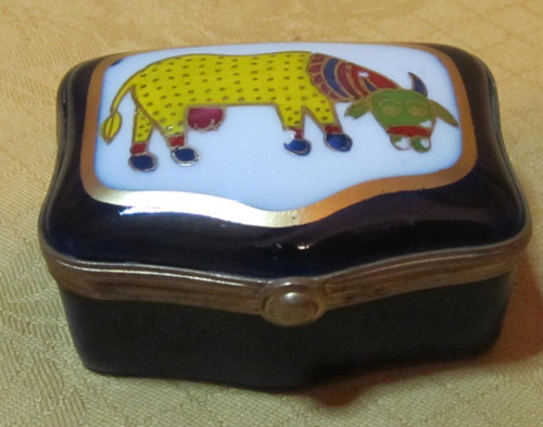 Petite boite bijoux - , pilules