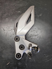 platine repose pieds pilote gauche suzuki 750 gsr de 2014