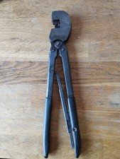 1 Pince à sertir AMP pour Cosses Métalliques