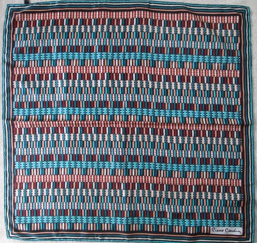 Joli foulard pierre cardin - -joli,