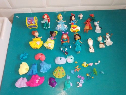 23020 lot figurines poupées - lot,