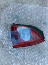 Feu arriere principal droit