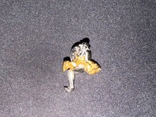 (V10) PINS BADGE ENAMEL VINTAGE FEMME ROBE STYLE MARILYN MONROE BICOLORE