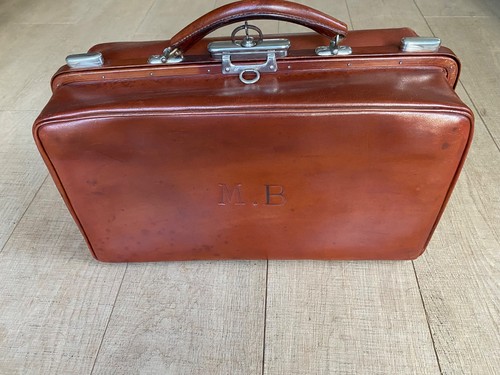 Ancienne sacoche médecin cuir