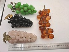 VINTAGE LOT DECORATION 4 GRAPPES DE RAISIN en PIERRE ET VERRE