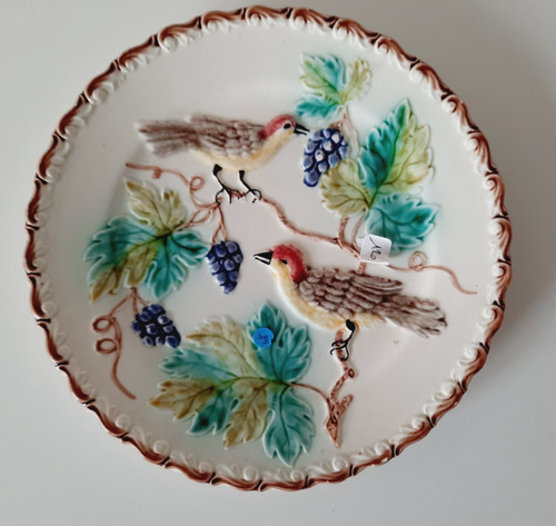 Assiette barbotine décor