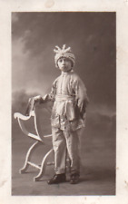 Carte-Photo Portrait d'un garçon en tenue indienne.