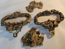 ANCIENNES GARNITURES MEUBLE ET  POIGNEES DE PIANO  EN BRONZE