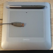 tablette graphique Wacom Bamboo One, modèle CTF-430/S, en excellent état.  