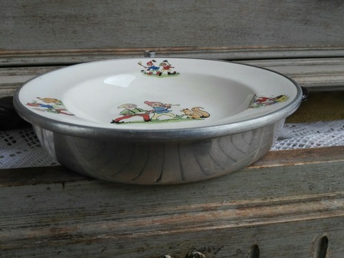 Ancienne assiette bouillie - À,