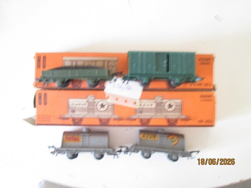326 quatre ancien wagons - quatre,