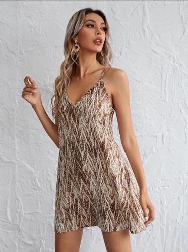 Robe courte evase - robe, decollete