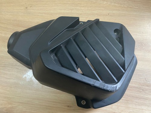 Cache plastique carenage - un,